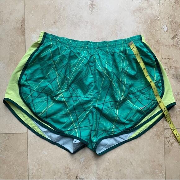 Nike dri-fit running trainer shorts - Picture 5 of 6